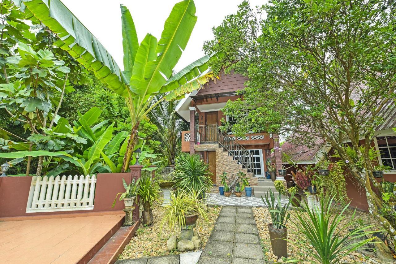 Oyo 90642 Twin Mutiara Chalet & Homestay Jeli Exterior photo
