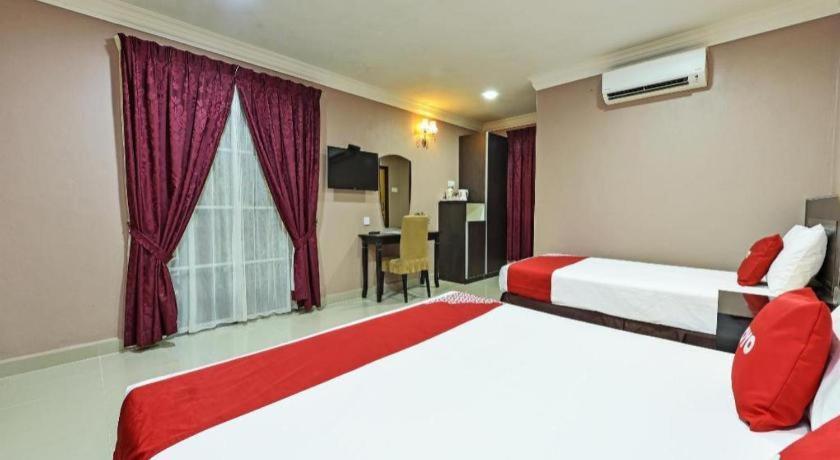 Oyo 90642 Twin Mutiara Chalet & Homestay Jeli Exterior photo