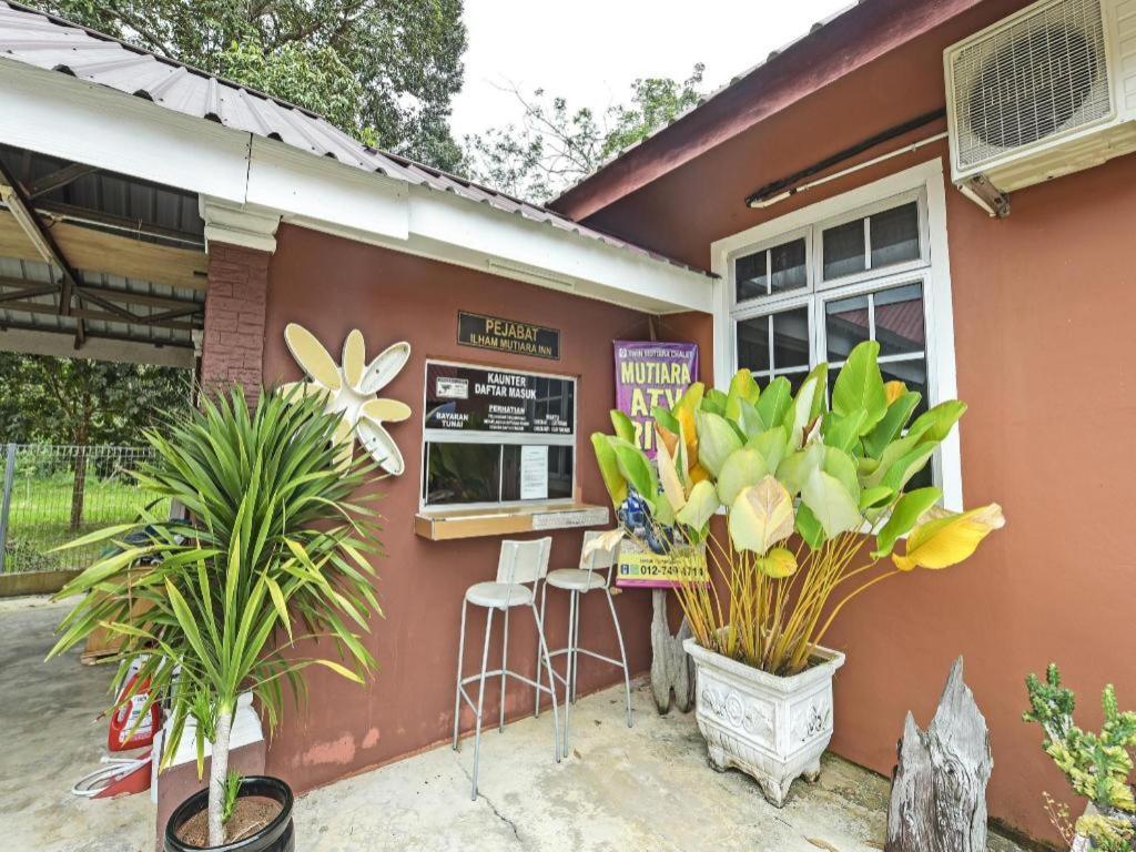 Oyo 90642 Twin Mutiara Chalet & Homestay Jeli Exterior photo